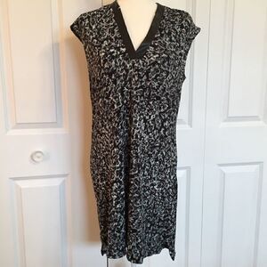 Banana Republic cap sleeve v neck faux leather trim shift dress small